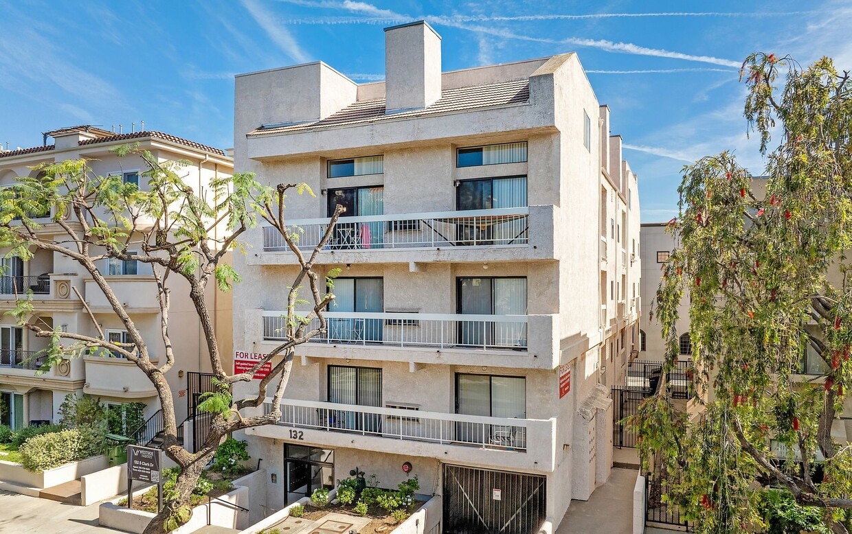Building Photo - 132 Clark Dr