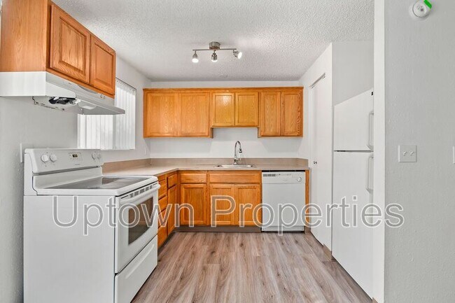 Foto del edificio - 13000 NW Cornell Rd