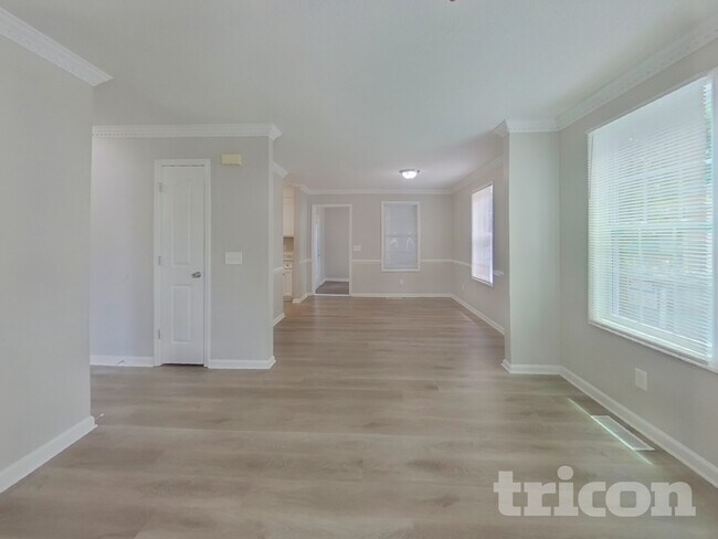 Foto del edificio - 337 Montclaire Ln