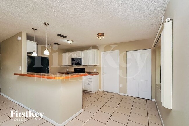 Foto del edificio - 839 Sherwood Dr