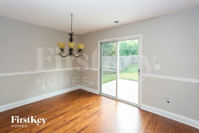 Foto del edificio - 3632 Larkhaven Village Dr