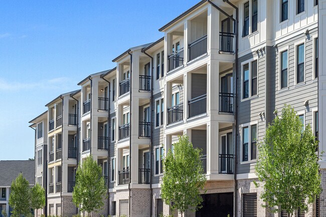 Bienvenido a The Henslow, la nueva dirección boutique de Daniel Island - The Henslow Daniel Island Apartments & Tow...