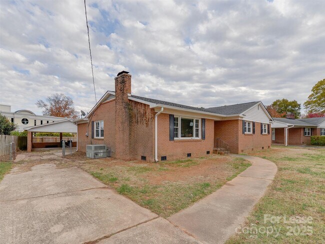 Foto del edificio - 1432 Bevis Dr