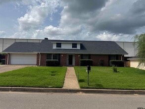 Building Photo - 1311 Larkspur Ln