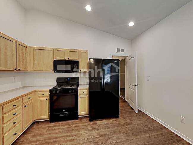 Building Photo - 9468 W Trestlewood Dr