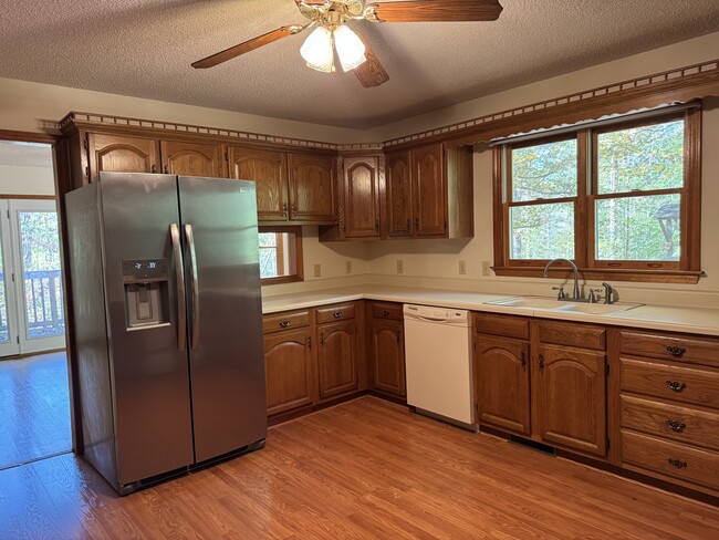 Foto del edificio - 973 Jim Caudill Rd
