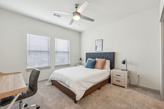 Foto del edificio - 2051 Mayfield Pkwy