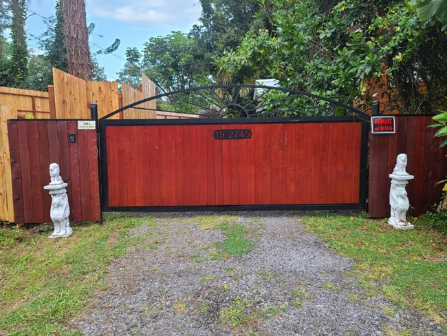 Building Photo - 15-2745 Kahala St