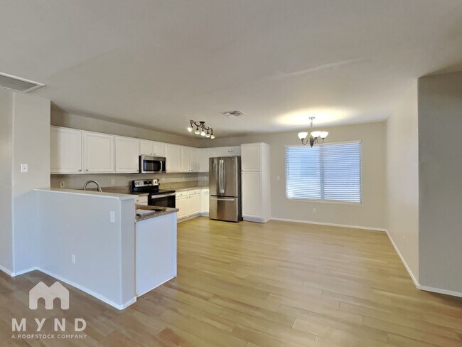 Building Photo - 43722 Bedford Dr