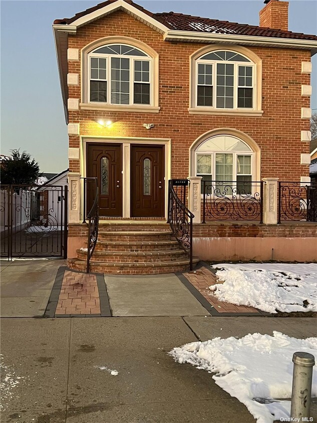 120-11-120150 150th Ave, Queens, Ny 11420 - Townhome Rentals In Queens 