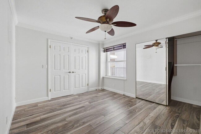 Building Photo - 3901 S Flagler Dr