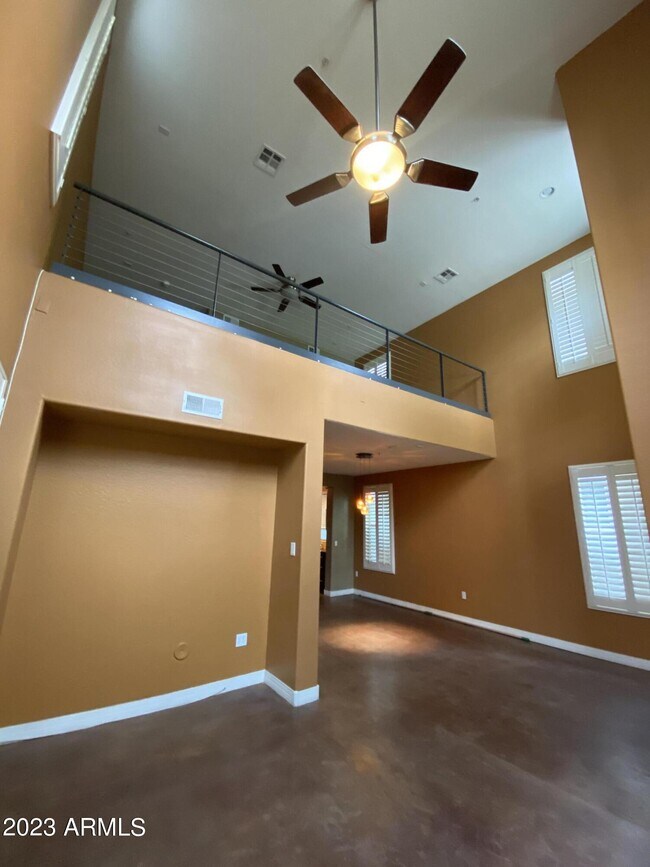 Foto del edificio - 615 E Portland St