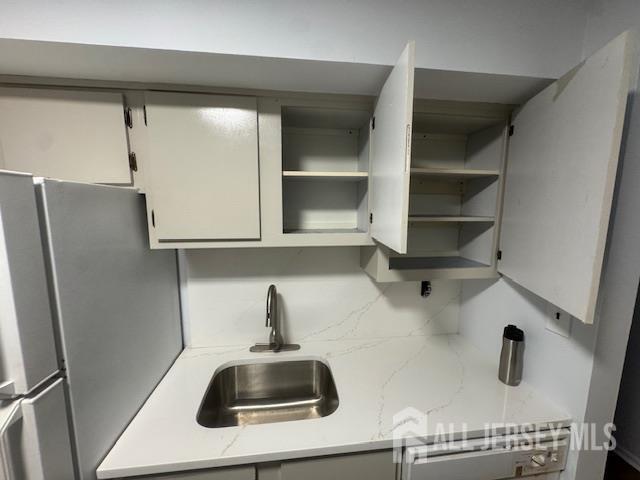 Foto del edificio - 1705 Green Hollow Dr