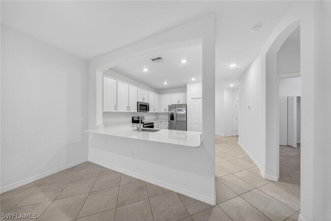 Building Photo - 2224 Dragonfruit Wy