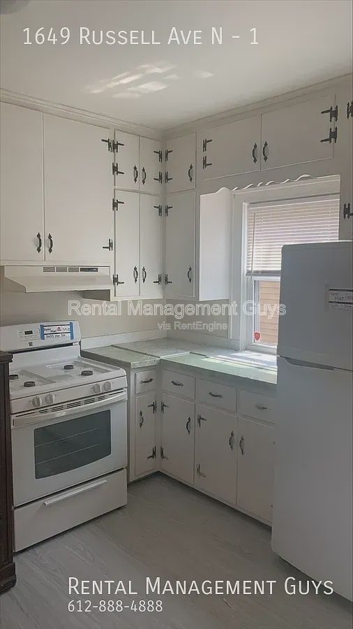 Building Photo - 1649 Russell Ave N