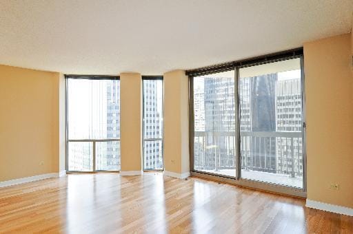 Foto del edificio - 222 N Columbus Dr