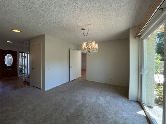 Building Photo - Westlake Village 4+2.5 w/pool, spa, green ...