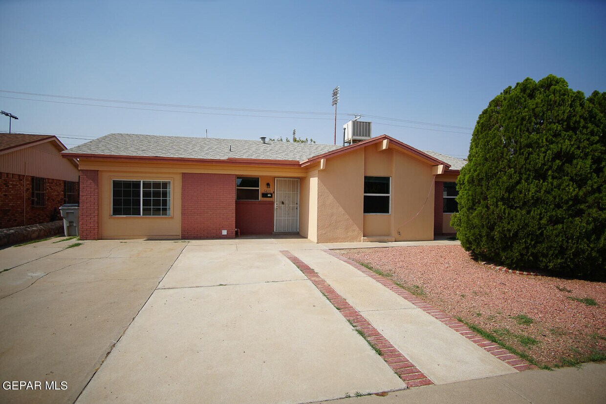 Foto principal - 5433 Edmonton Ave