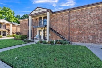 Building Photo - 4024 Ridglea Country Club Dr