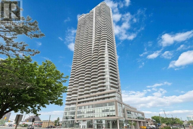 Building Photo - 805 Carling Ave