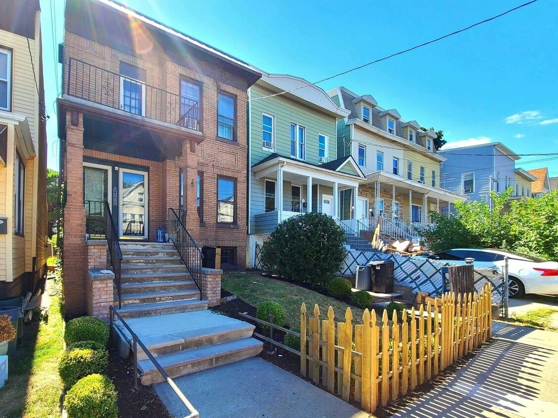 31 Winfield Ave Unit 1, Jersey City, NJ 07305 Apartment for Rent in