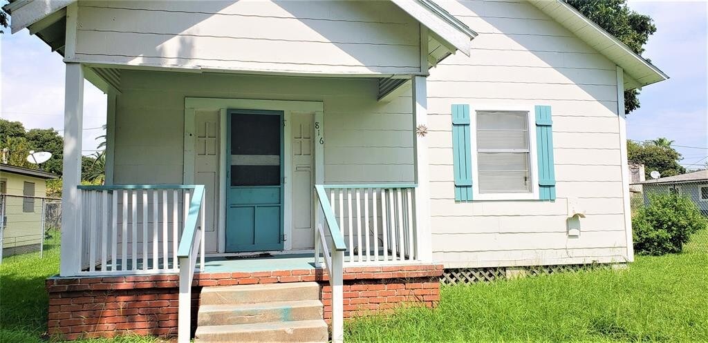 Foto principal - 816 2nd Ave N