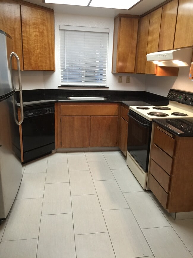 Building Photo - 363 Shadow Run Dr