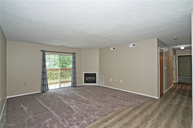 Building Photo - 10373 Glenway Dr