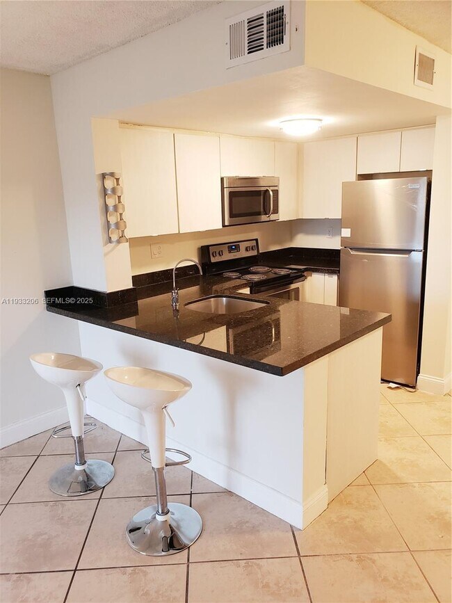 Foto del edificio - 8660 NW 5th Terrace