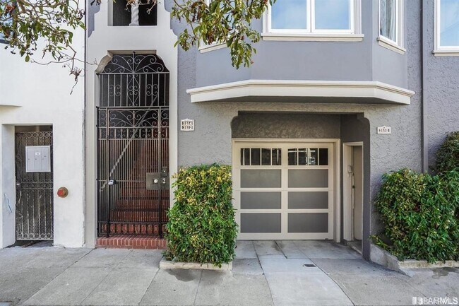 Building Photo - 3514 Divisadero St