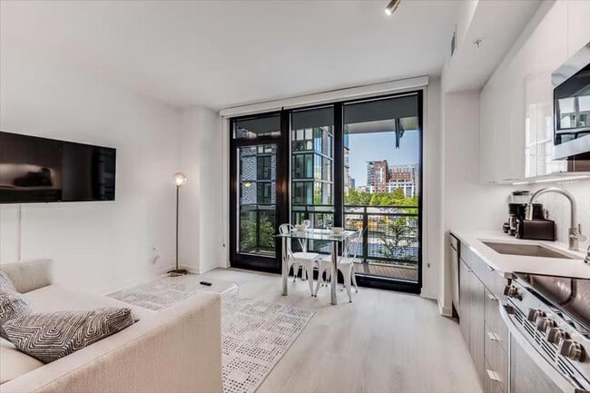 Foto del edificio - 1051 First St NE