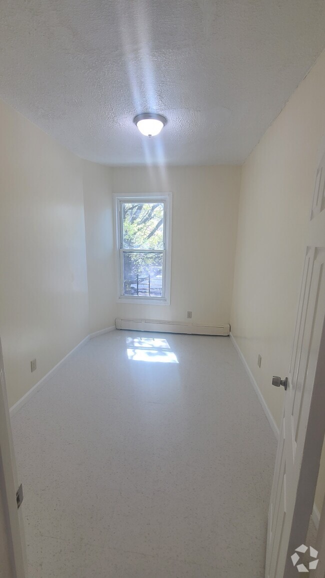 Van Nest Park Ward Apartments for Rent with Washer & Dryer Bronx, NY
