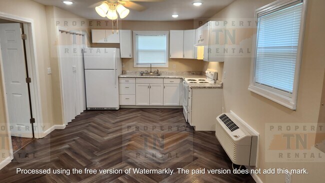 Building Photo - 1905 Dirl Ave