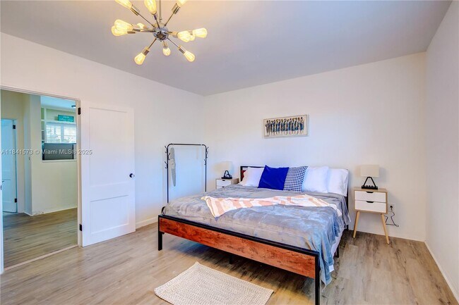 Foto del edificio - 855 SW 7th St