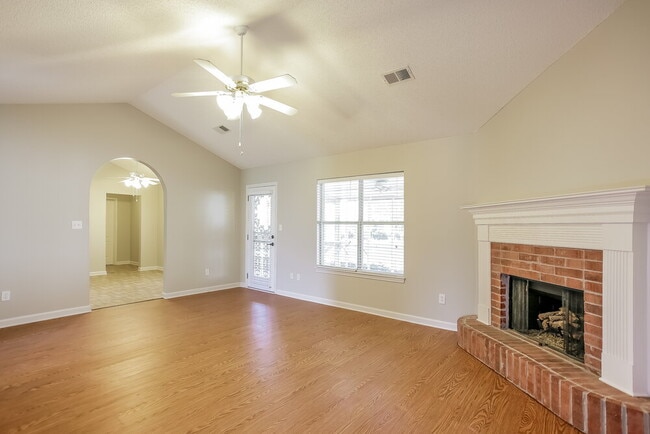 Building Photo - 6399 Sandbourne W
