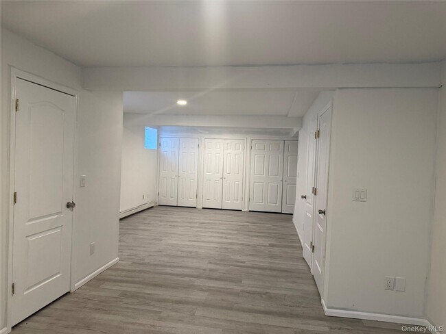 Foto del edificio - 62 A Linwood Rd N