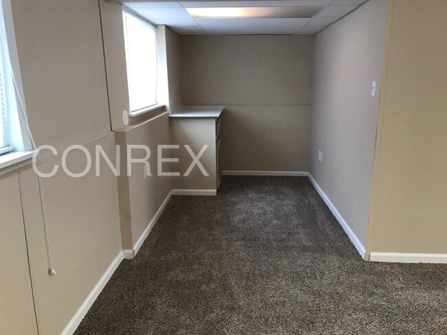 Building Photo - 5293 Lindora Dr
