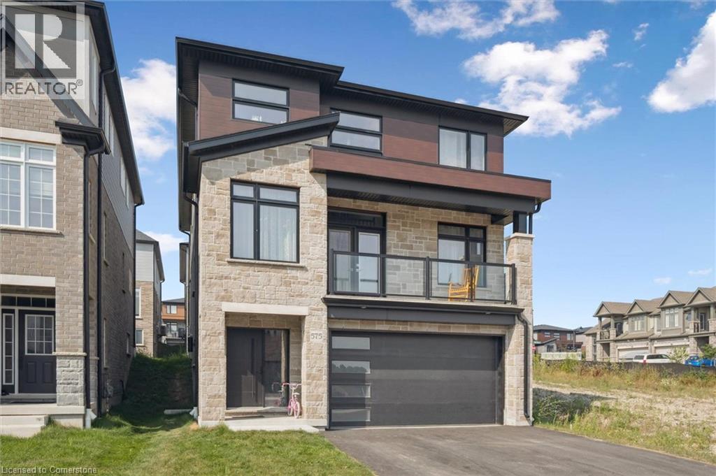 Photo principale - 575 Balsam Poplar St