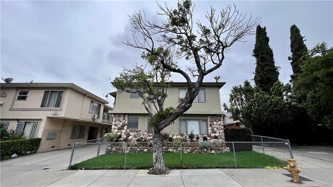 Building Photo - 919 N Orange Grove Ave