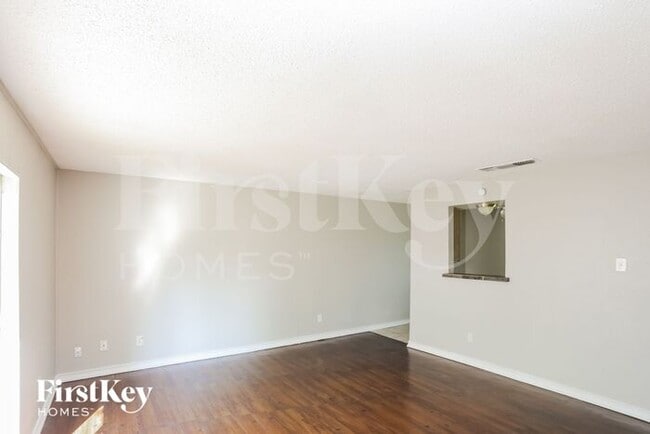 Foto del edificio - 908 Wandering Way Dr