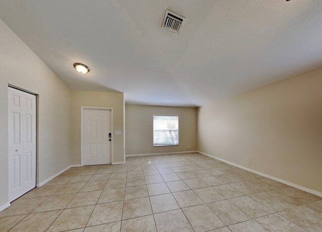 Building Photo - 1389 SW Prairie Cir