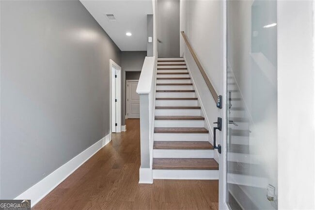 Foto del edificio - 352 Gibson St SE