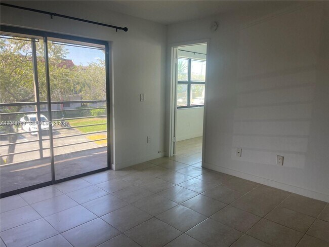 Building Photo - 20825 NE 8th Ct