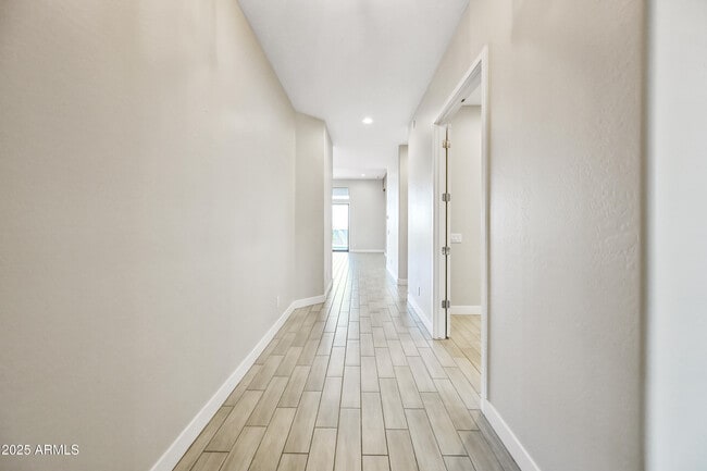 Building Photo - 5193 N 207th Dr