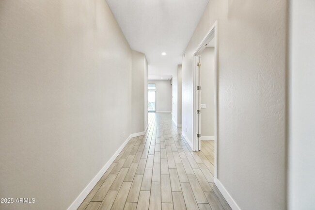 Foto del edificio - 5193 N 207th Dr