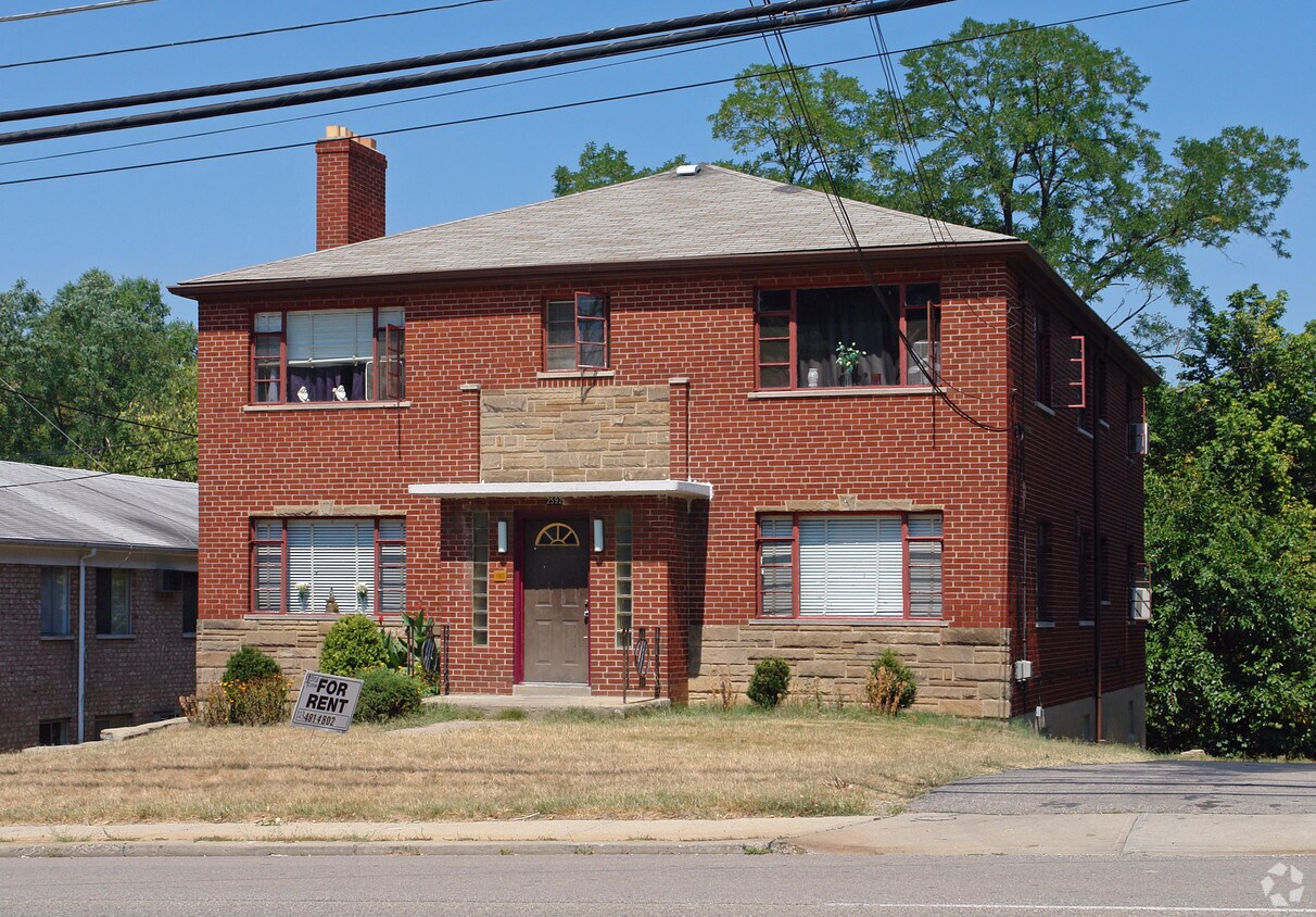 Foto del edificio - 2592 Westwood Northern Blvd