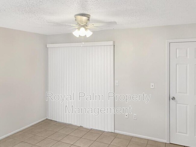 Building Photo - 927 Royal Palm Drive