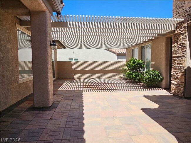 Foto del edificio - 2139 Twin Falls Dr