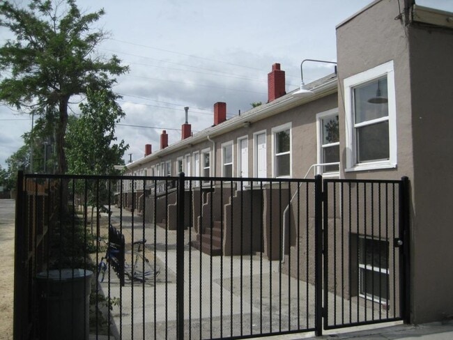 Building Photo - 617 Kuenzli St.