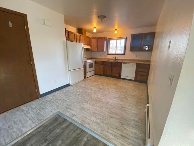 Building Photo - 608 N Bliss St